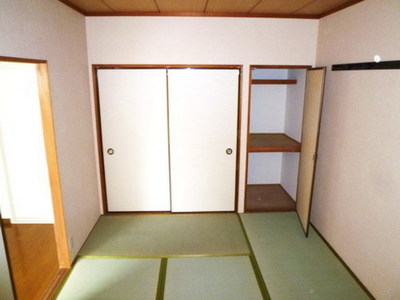 Living and room. Storage is plenty of beautiful Japanese-style room
