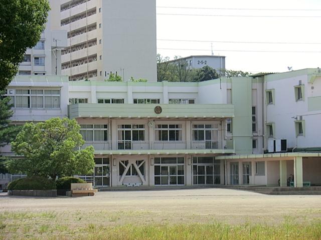 Primary school. Aiwa elementary school (Higashiatago Elementary School)