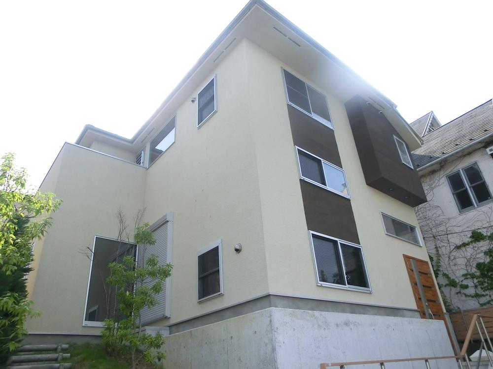 Local appearance photo. Appearance eye-catching and stylish