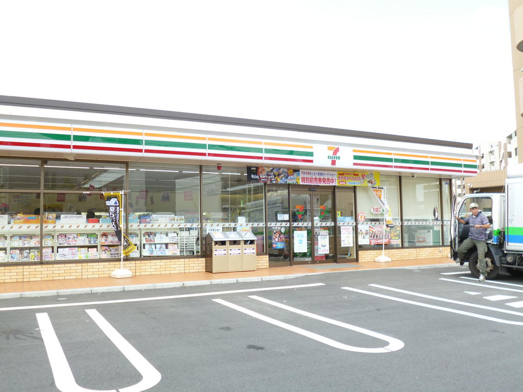 Convenience store. Seven-Eleven Tama Karakida store up (convenience store) 400m
