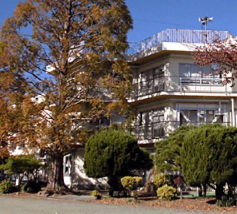 Primary school. 800m until Tama Municipal Tama third elementary school