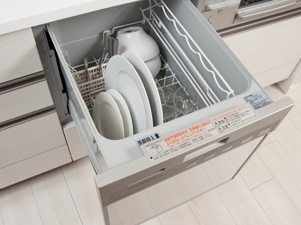 Kitchen.  [Dishwasher] Wash a lot of dishes to powerful ・ Built-in the dishwasher to dry. Easy-to-use energy-saving and low-noise type.