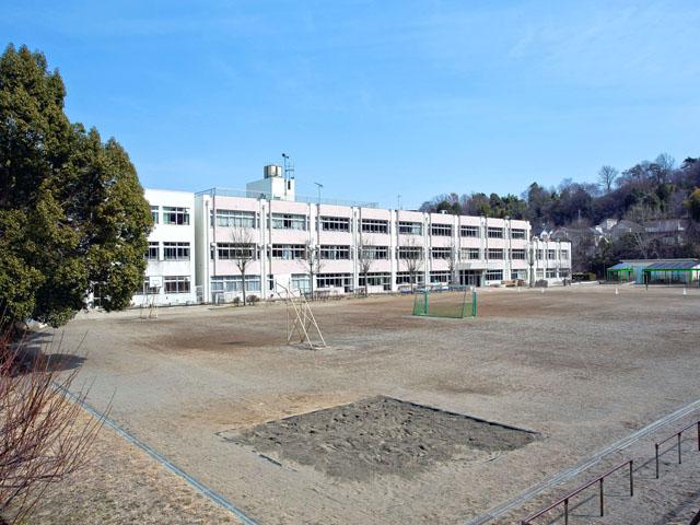 Primary school. Tama Municipal Renkoji 800m up to elementary school