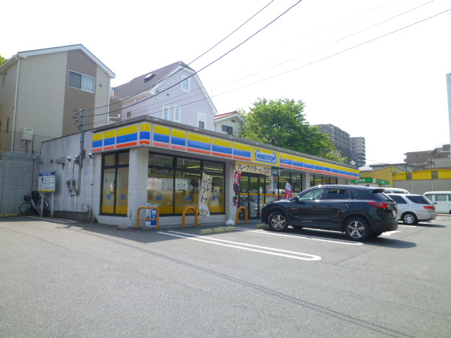 Convenience store. MINISTOP Tama Nagayama store up (convenience store) 690m