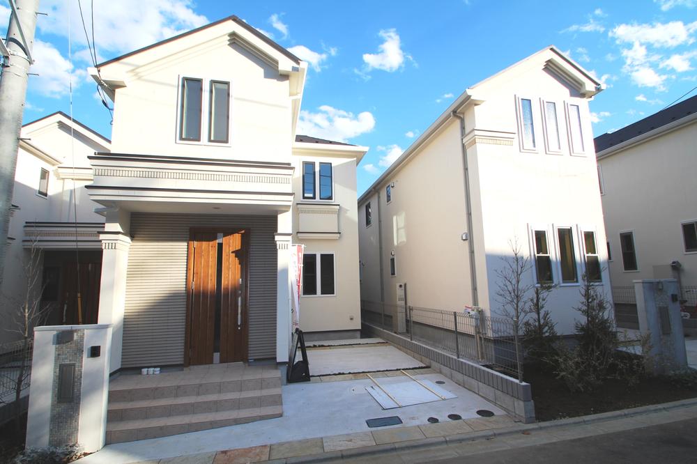 Local appearance photo. Local (12 May 2013) Shooting