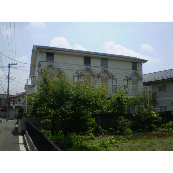 Building appearance. Good living environment is recommended that went to a single back from the main street Kamakura Road