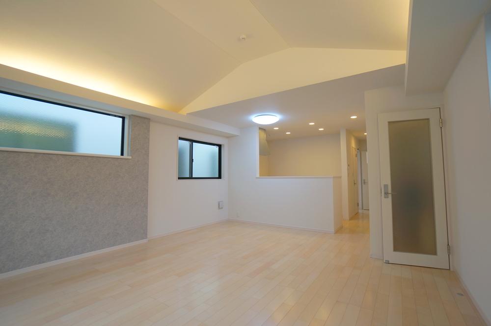 Same specifications photos (living). Example of construction