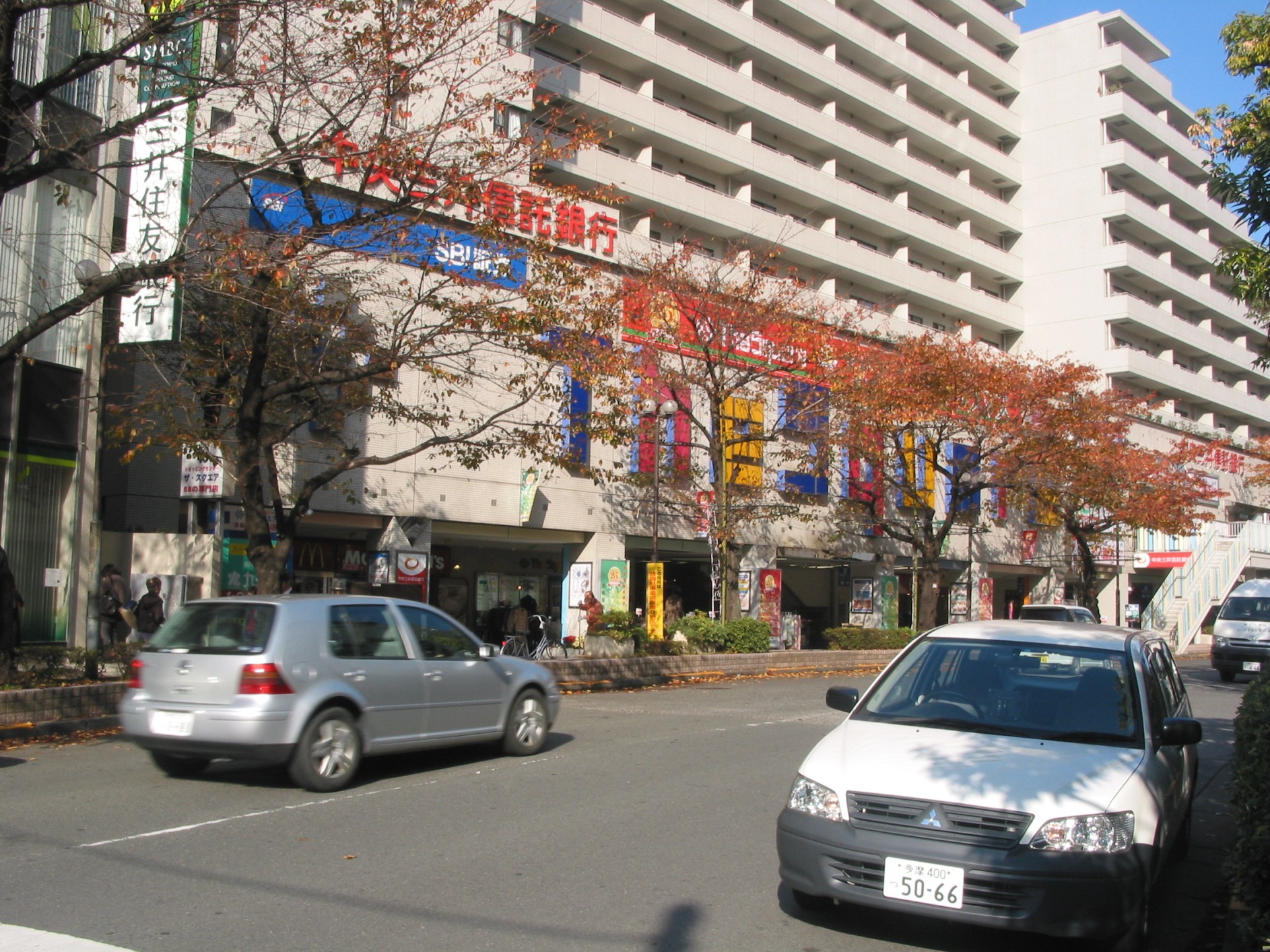 Shopping centre. The ・ 490m until the Square (shopping center)