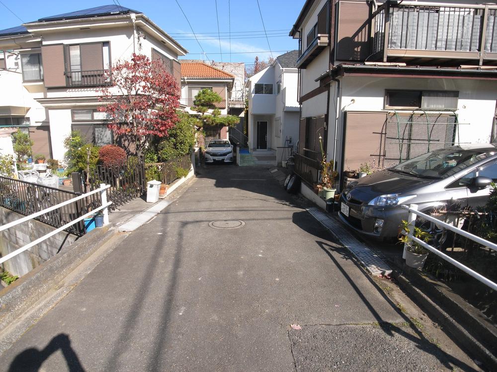 Local photos, including front road. Local (11 May 2013) Shooting