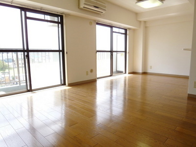 Other room space. South-facing good living of per yang