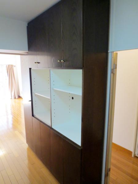 Kitchen. (Cupboard, Cupboard in storage) kitchen, It is housed. Storage capacity is sufficient.