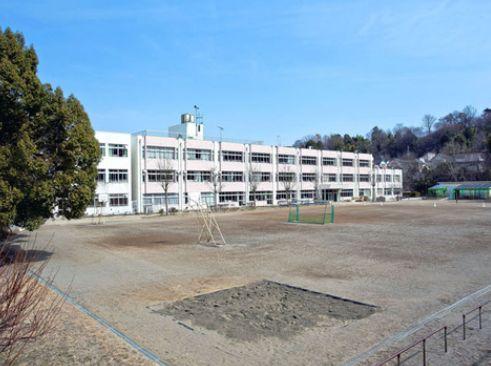 Primary school. 200m up to elementary school Renkoji elementary school