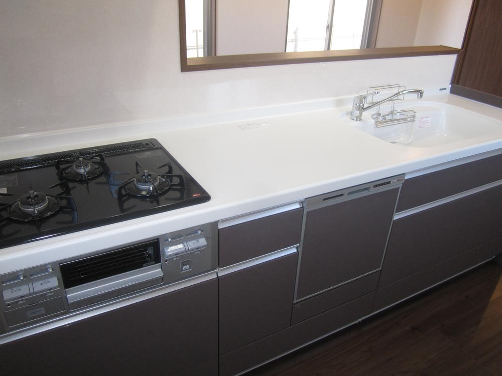 Kitchen. With dishwasher