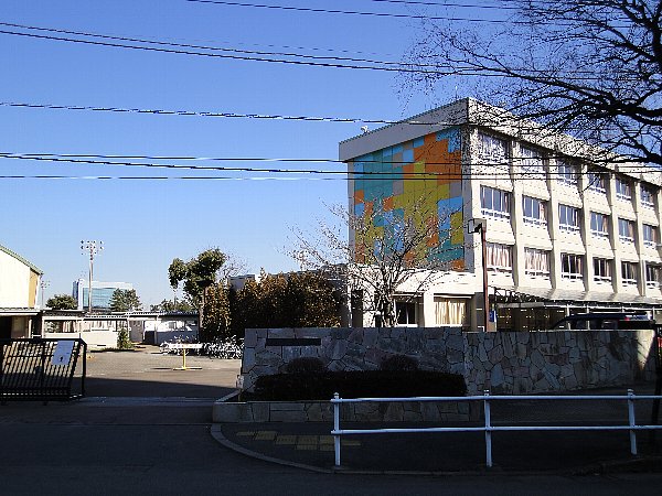 Junior high school. Nagayama 1270m until junior high school (junior high school)