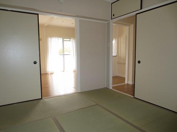 Non-living room. Japanese-style room has tatami exchange