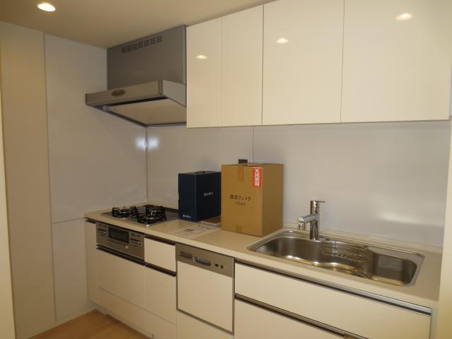 Kitchen. The system kitchen, Water purification function, Disposer is standard, Dishwasher comes with an option.