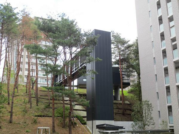 Local appearance photo. Dedicated elevator towards the residents - in, You can move immediately to "Suwa of the hill" city block.