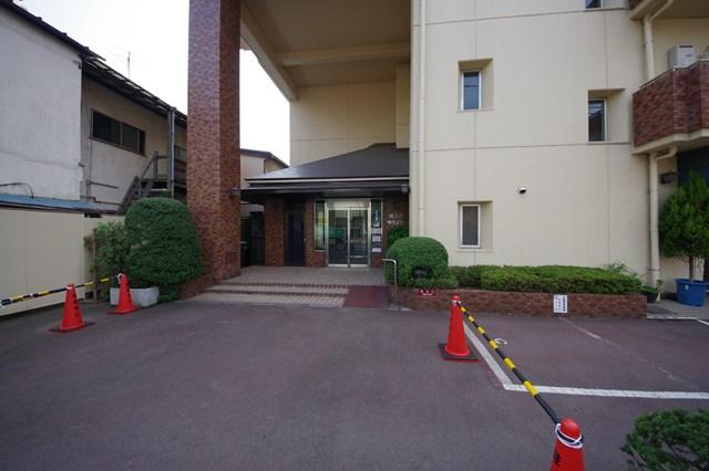 Local appearance photo. Local (12 May 2013) Shooting