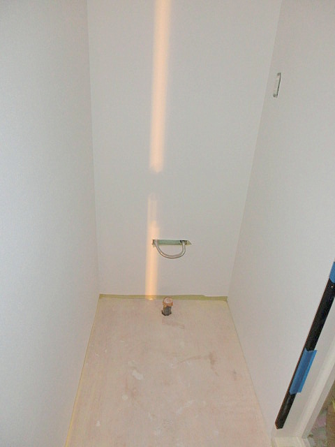 Washroom. Separate vanity (under construction)