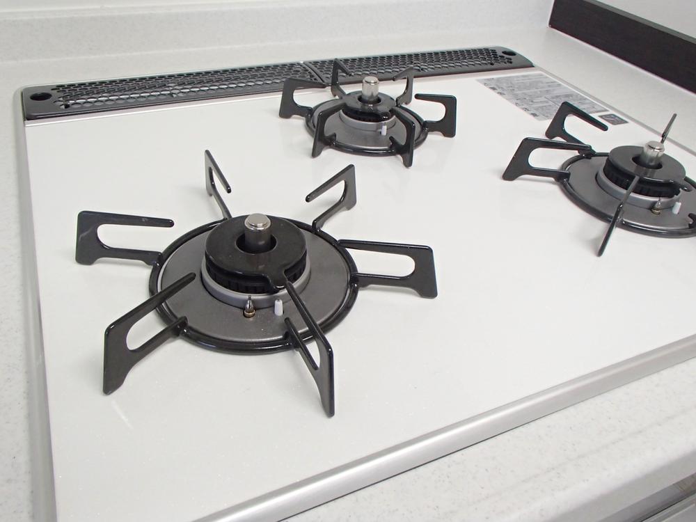 Kitchen. Gas range (12 May 2013) Shooting