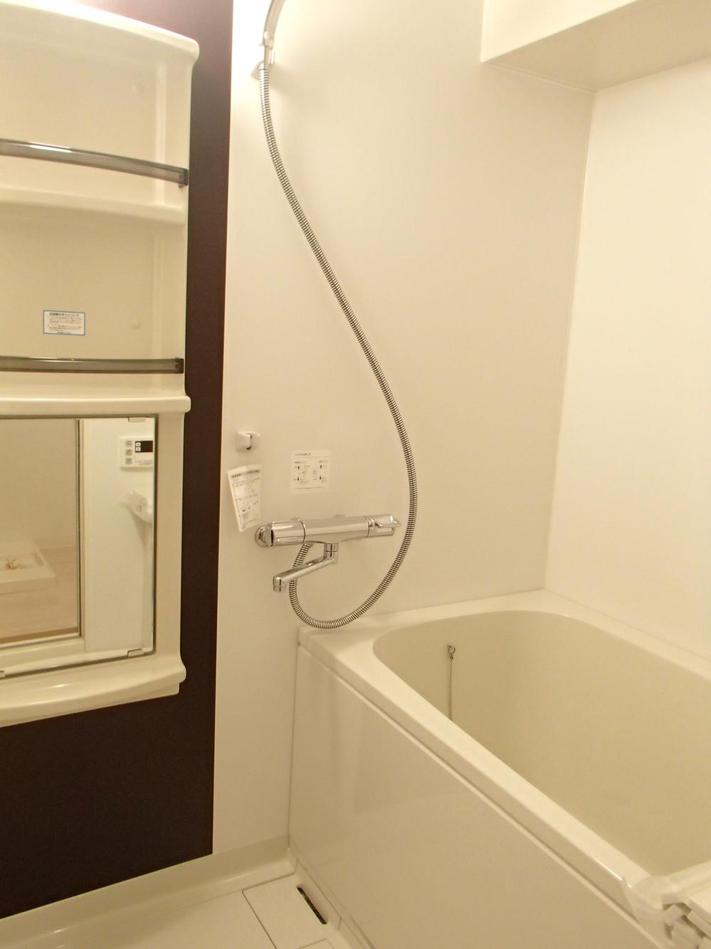 Bathroom. Unit bus (12 May 2013) Shooting