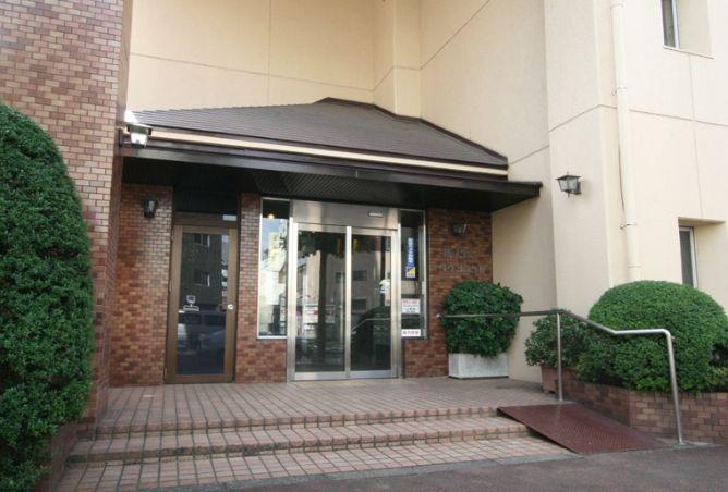 Entrance. Common areas