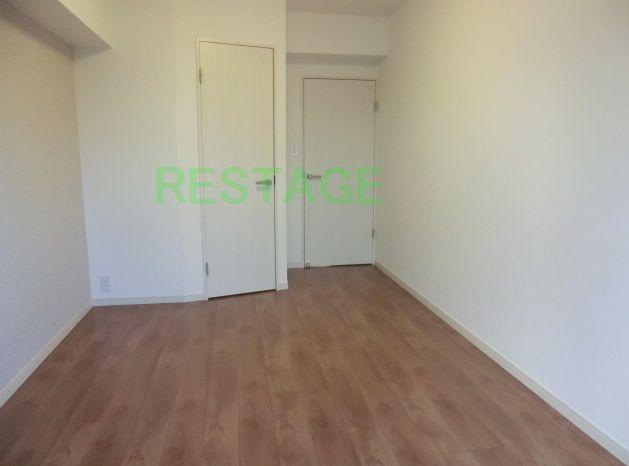 Non-living room. Seller construction cases