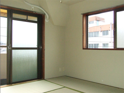 Living and room. Bright two-sided lighting Japanese-style room 8 quires