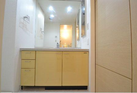Wash basin, toilet. ~ Heisei 25 December new interior renovation completed ~ Vanity shower