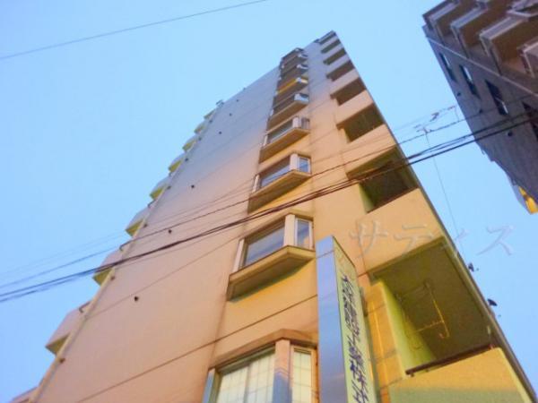 Local appearance photo. 10-storey building