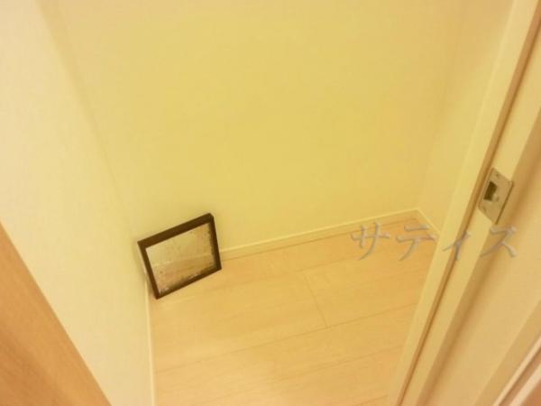 Receipt. Large closet