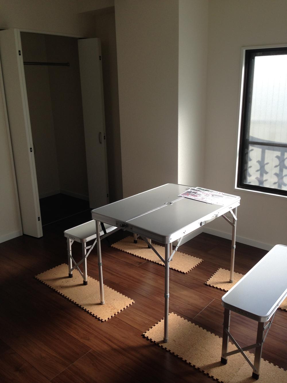 Non-living room. Indoor (11 May 2013) Shooting