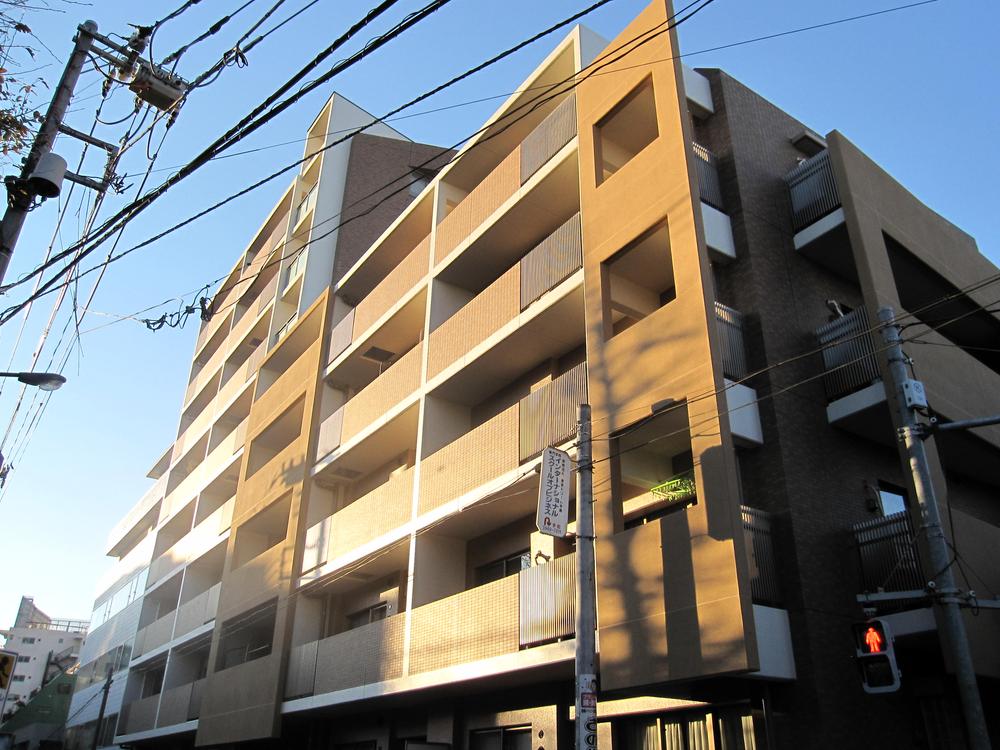 Local appearance photo. Local (12 May 2013) Shooting