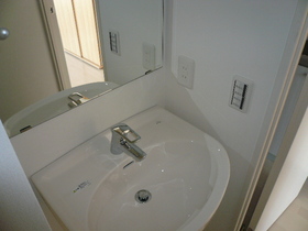 Washroom. Independent wash basin