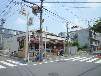 Convenience store. 170m to Seven-Eleven (convenience store)