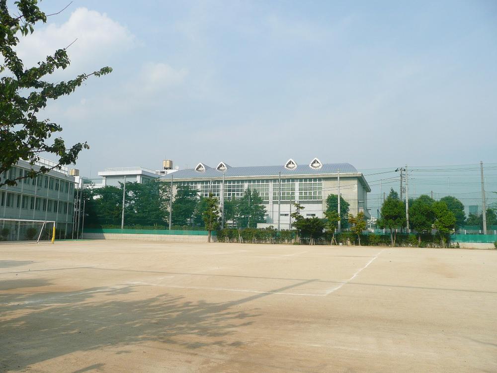 Junior high school. 630m to Toshima Ward Meiho Junior High School