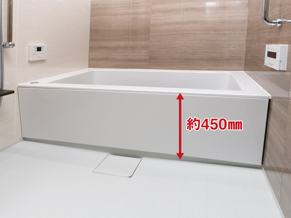 Bathing-wash room.  [Low-floor type ・ Large unit bus] Large unit bus of about 1.4m × about 1.8m (45E-1, 45G-1, 45L-1 except for the type) the adoption. Tub suppress the high-straddle to about 450mm, Low-floor type of a step of the entrance was also as much as possible resolved. You can enter and exit while Hold on to the handrail installed on the wall, Friendly design to people. Other facilities ・ specification / Linen cabinet ・ Single lever faucet in the bathroom vanity ・ Music remote control in the bathroom ・ Push drainage plug ・ Mist sauna ・ Water-saving shower head, etc.