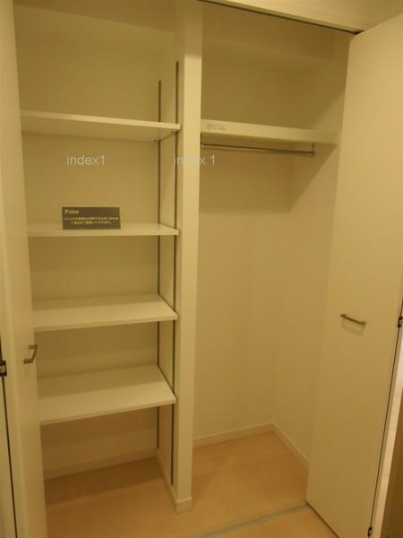 Receipt. Also plenty of high-capacity storage luggage!