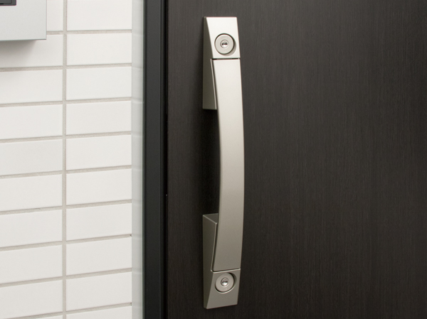 Other.  [Push-pull door handle] There is no need to turn the door handle, "Push ・ It can be opened and closed only in the draw. ", Adoption of the door handle of the push-pull. You can also easily use the elderly and small children.