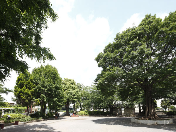 Surrounding environment. Agariyashiki park (about 60m / 1-minute walk)