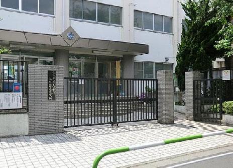 Primary school. 349m to Toshima Ward Ikebukuro second elementary school