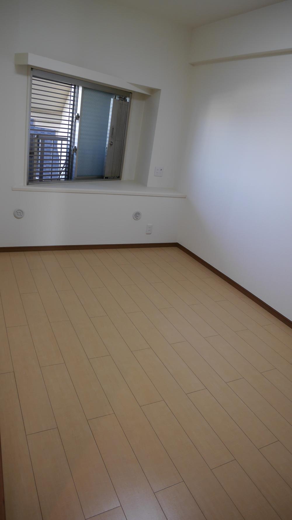 Non-living room. Local (12 May 2013) Shooting Northeast side Western-style