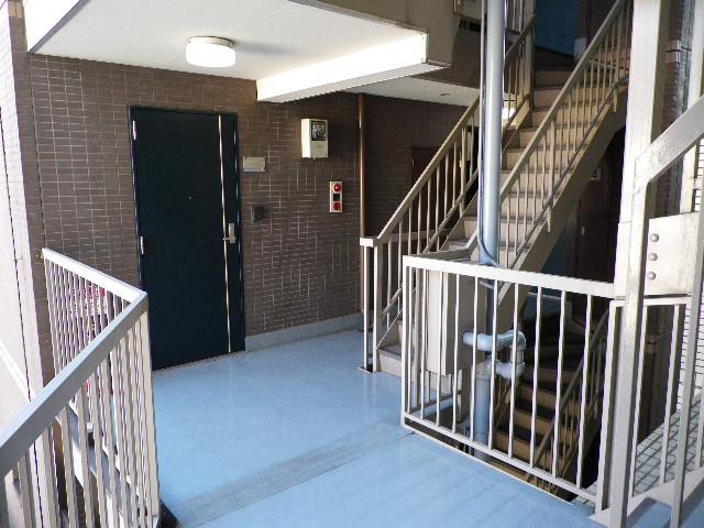 lobby. Share corridor ・ Stairs