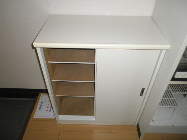 Receipt. Cupboard ・ Entrance