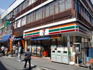 Convenience store. Seven-Eleven Toshima Jizo-dori up (convenience store) 40m