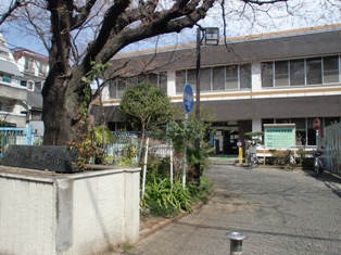 library. 330m to Toshima Ward Sugamo Library (Library)