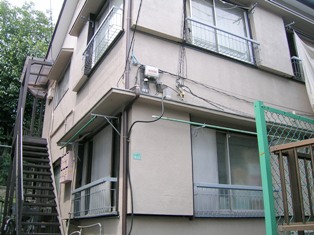 Building appearance. 2-story apartment in a quiet residential area. 