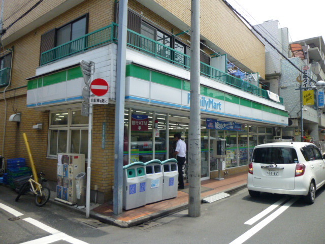 Convenience store. FamilyMart Marukoshi Minaminagasaki store up (convenience store) 160m