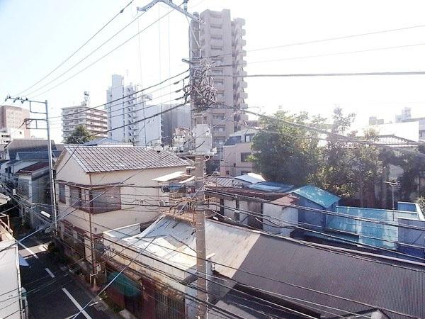 View photos from the dwelling unit. View from the site (November 2013) Shooting