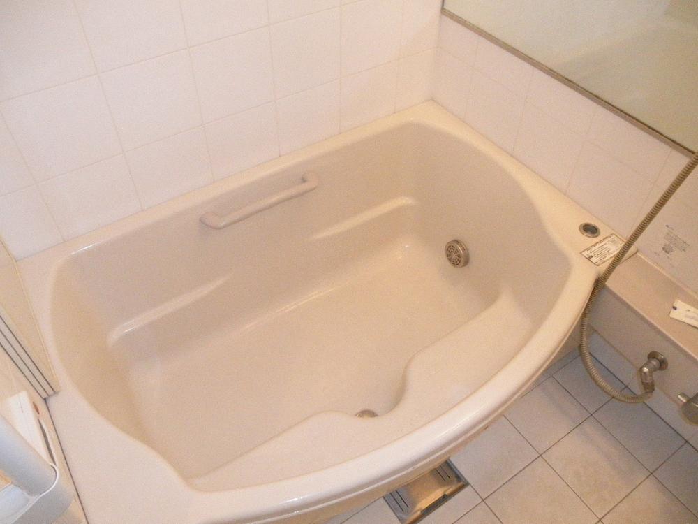 Bathroom. Indoor (12 May 2013) Shooting